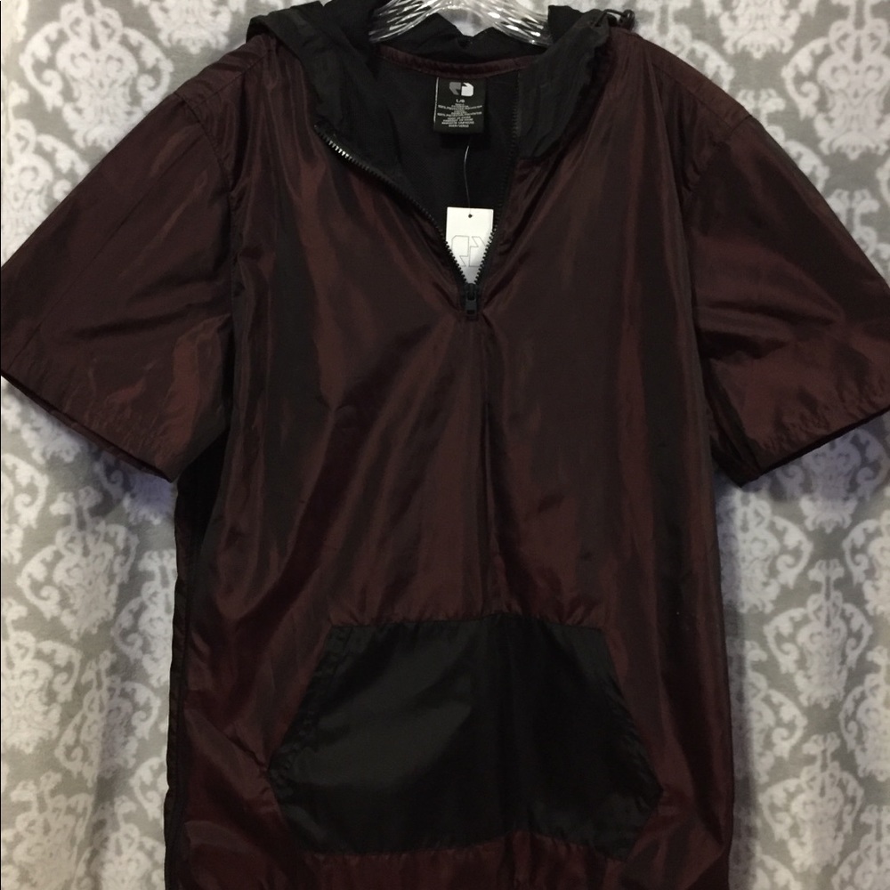 SALE‼️ 2 for $7. Short sleeve windbreaker